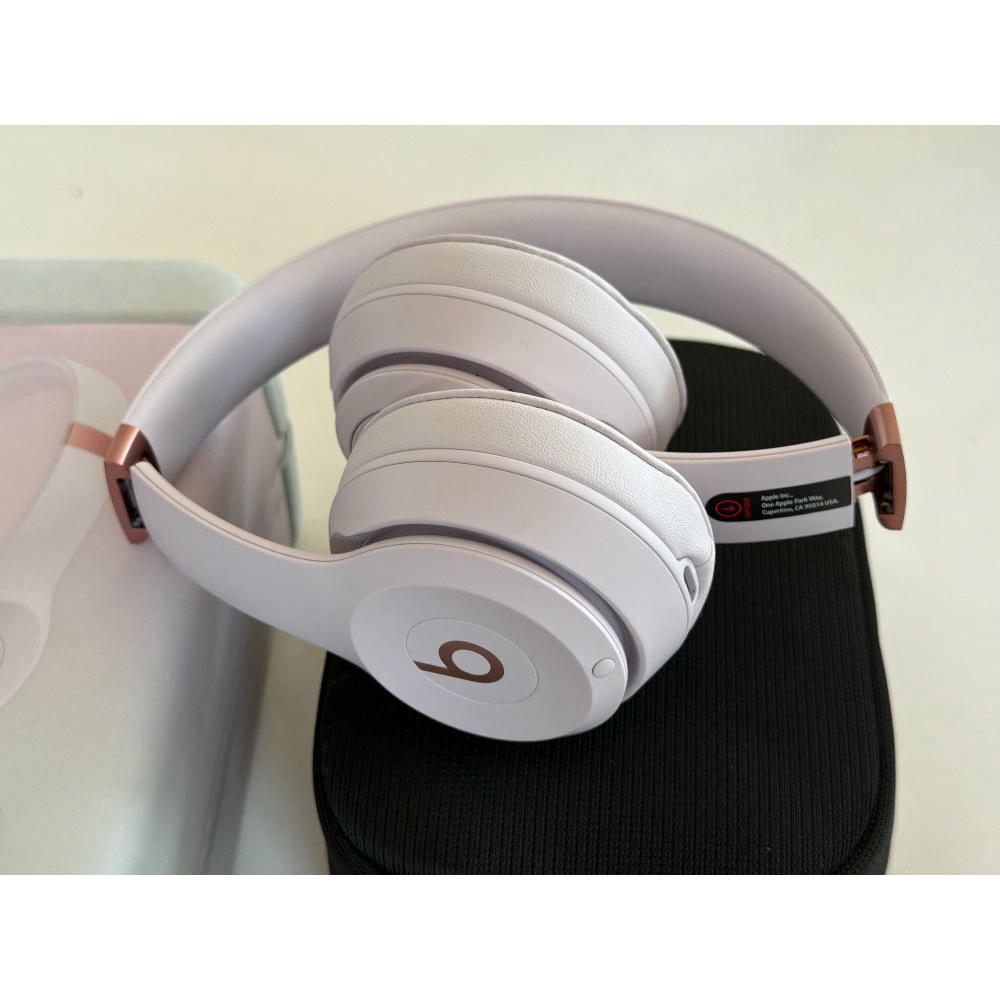 Beats Solo 4 - Auriculares Wireless Bluetooth on-Ear, compatibles con Apple y Android, con hasta 50 Horas de batería - Rosa algodón