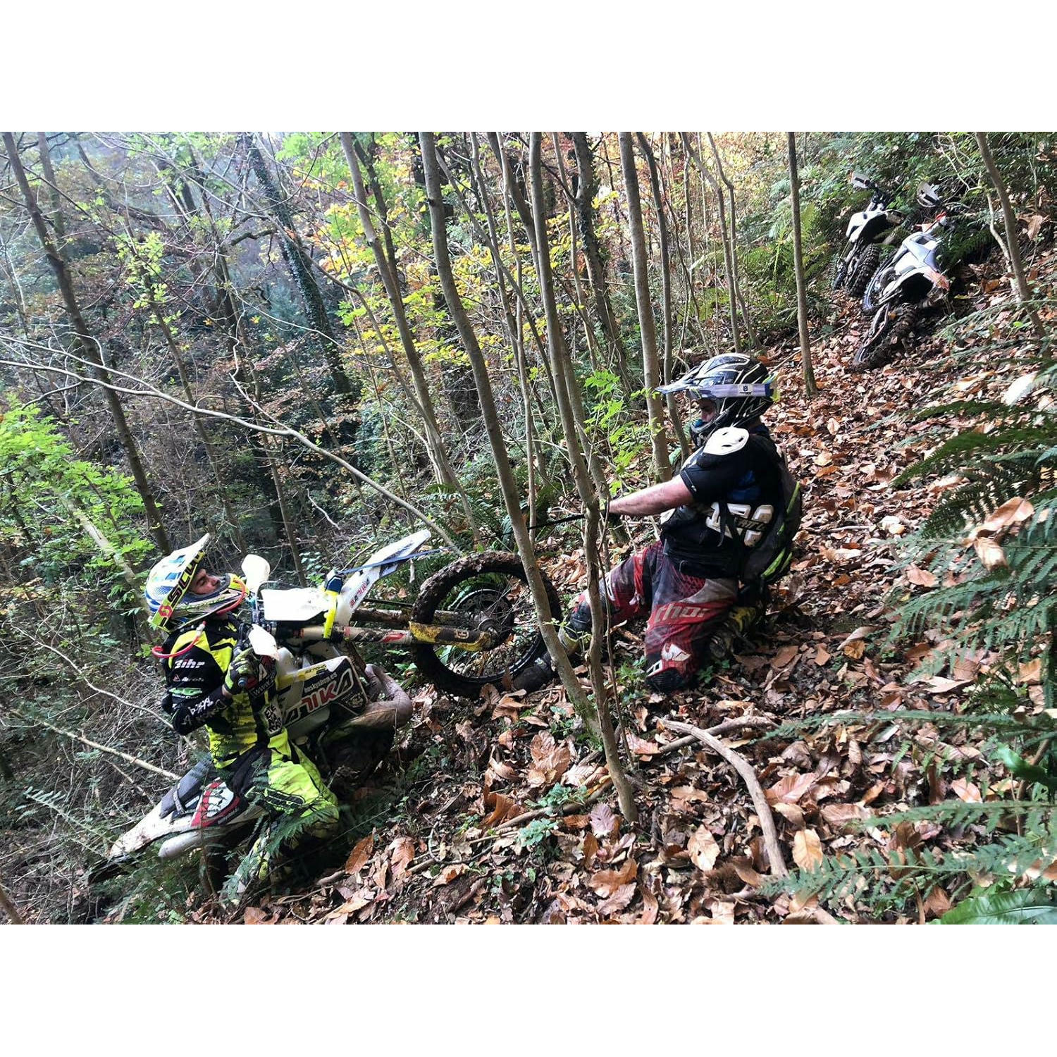 SLINGFAST. (Bl-AZ) Accesorio Eslinga o Correa rápida para Moto de Enduro. Color Recomendado para Husqvarna y Sherco.