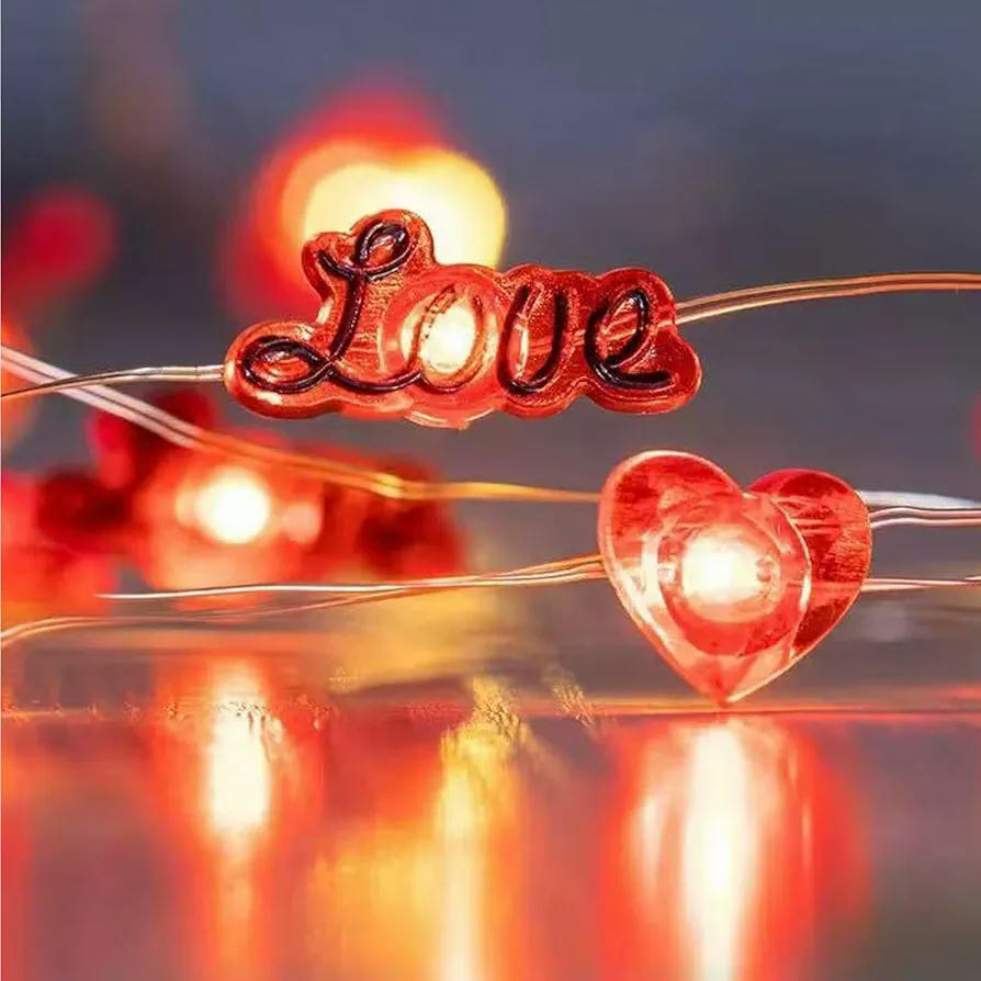 Cadena de Luces LED 3M Corazón Rojo, 30 Lámparas, Guirnalda de Luces a Pilas con 8 Modos para Decoración en San Valentín y Navidad