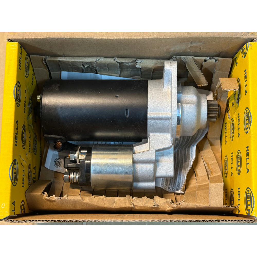 HELLA 8EA 011 610-561 Motor de arranque - 12V - 1.8kW - por ej. Seat Ibiza III (6L1)