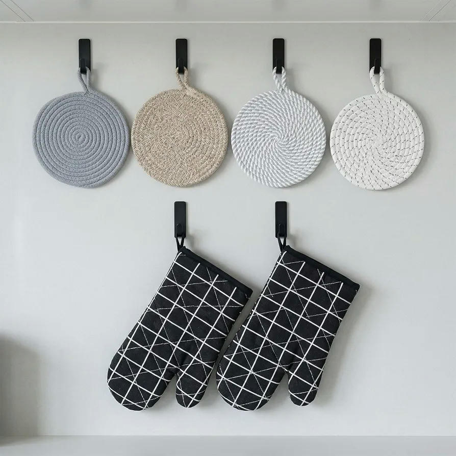 Set de 4 Manteles Individuales Redondos de 20cm y 1 Par de Manoplas de Horno