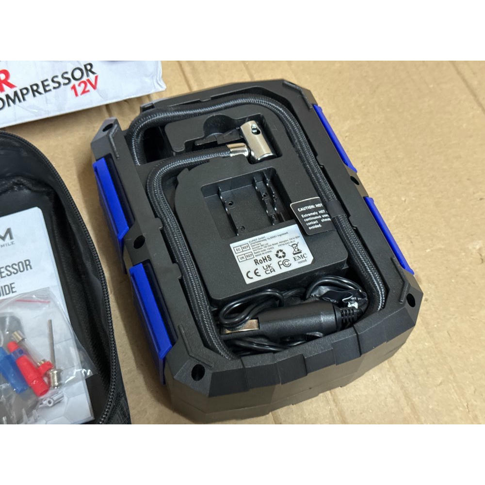 FORTEM Inflador de Ruedas de Coche, Compresor de Aire - Compresor de Aire Portátil para Ruedas de 12 V con Luz LED - Manómetro Digital, Autobombeo, Parada Automática - Bolsa de Transporte (Azul)