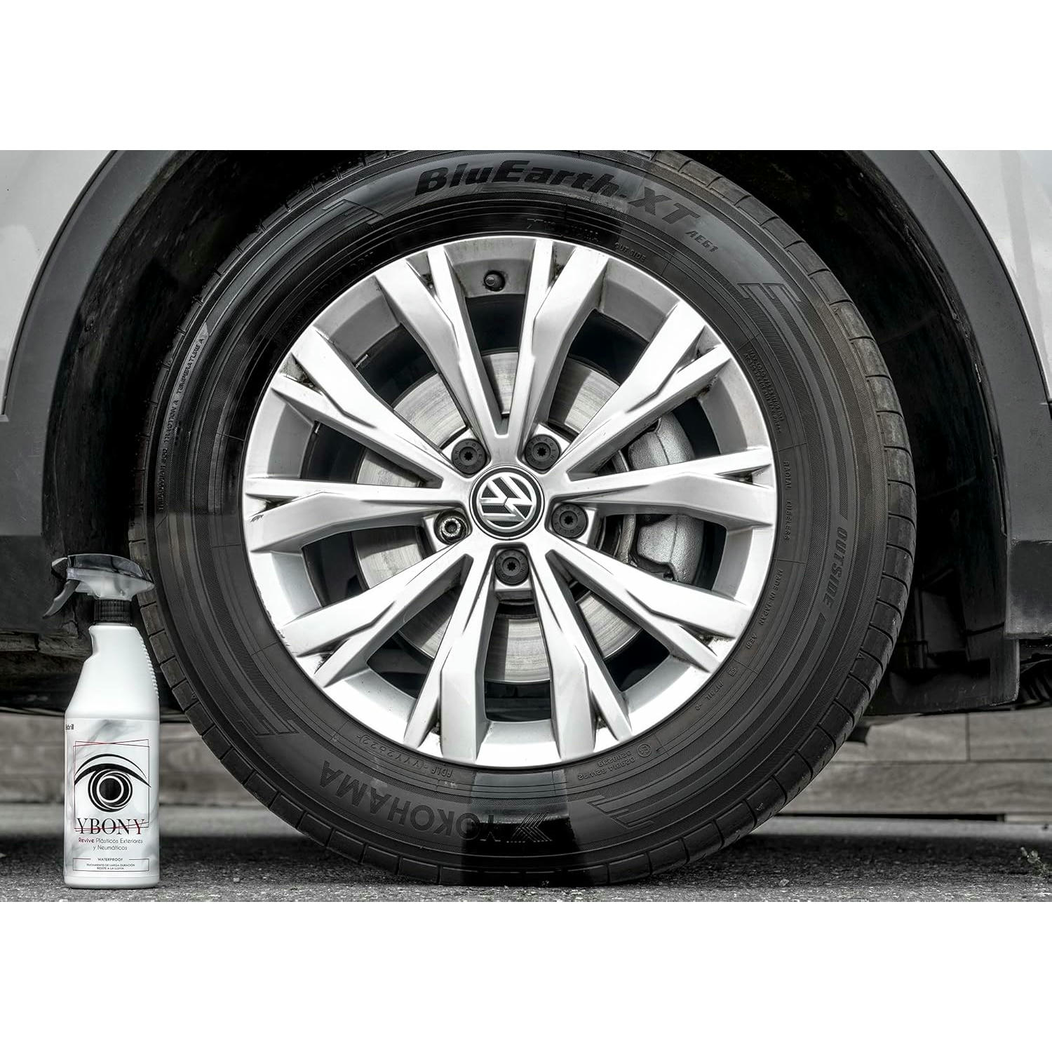 Sisbrill Ybony, Renueva, repara y restaura plásticos deteriorados o blanquecinos - Revive Neumáticos - Proporciona Ultra-Brillo - Resiste la Lluvia - 750 ml + 1 aplicador (Pack 1)