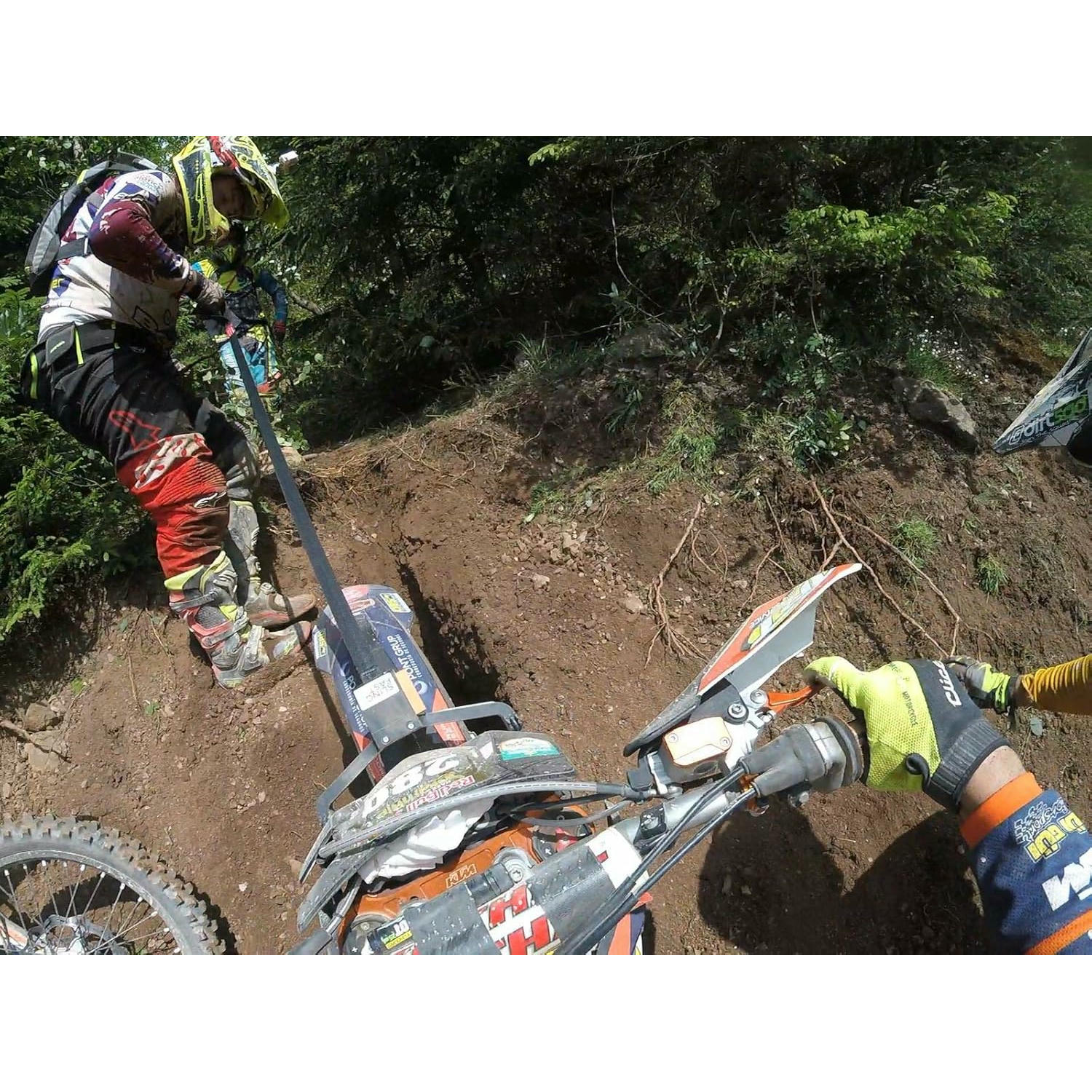 SLINGFAST. (Bl-AZ) Accesorio Eslinga o Correa rápida para Moto de Enduro. Color Recomendado para Husqvarna y Sherco.