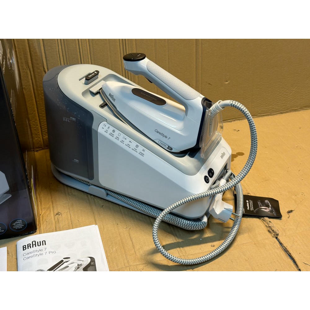 Braun CareStyle 7 IS7262GY, Centro de Planchado con Generador de Vapor Profesional, FreeGlide 3D, iMode e iCare, Planchado Vertical, Ultimate FastClean, Depósito Extraíble 2 L, 2700W, Violeta