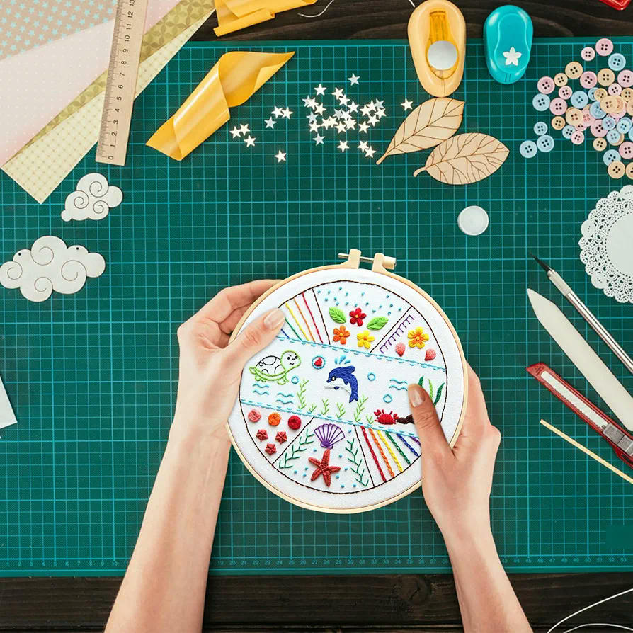 Kit de Bordado para Principiantes, 3 Piezas, Aros de Bordado de Plástico, Hilos de Colores, Agujas, Herramientas de Bordado y Punto de Cruz