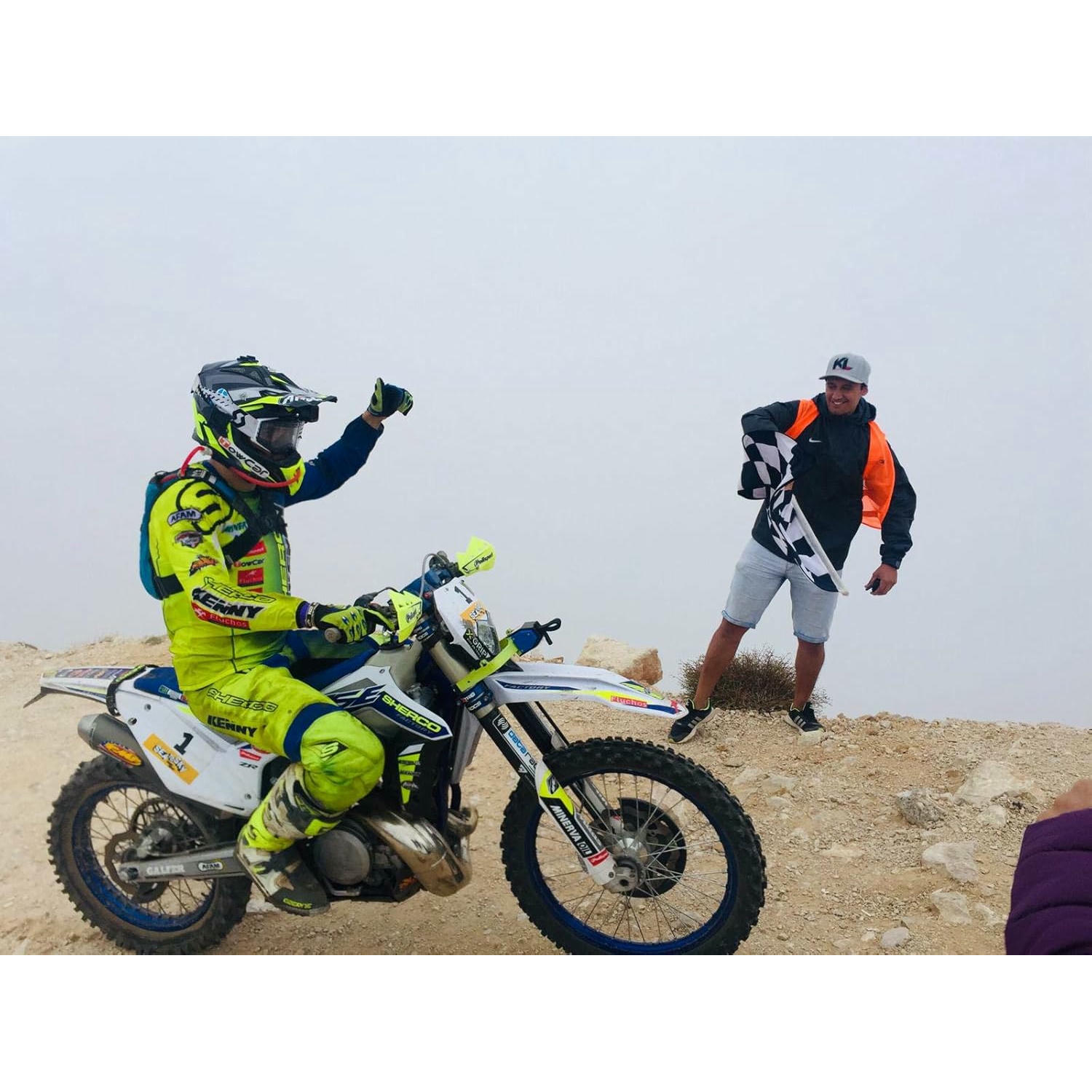SLINGFAST. (Bl-AZ) Accesorio Eslinga o Correa rápida para Moto de Enduro. Color Recomendado para Husqvarna y Sherco.