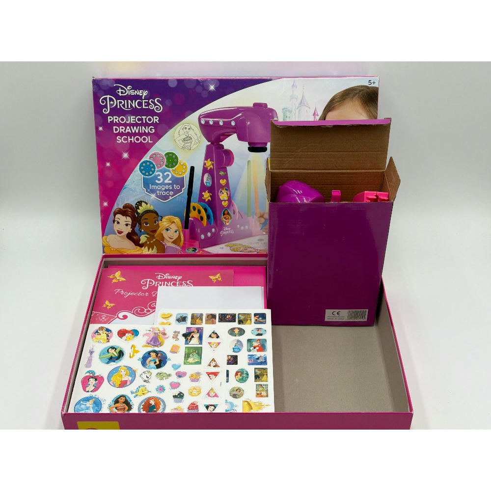 Lisciani Giochi - Escuela de dibujo con proyector de PRINCESAS DISNEY - Para niños a partir de 3 años - Aprende a dibujar con modelos proyectados - Incluye modelos, papel y lápices - Juego creativo