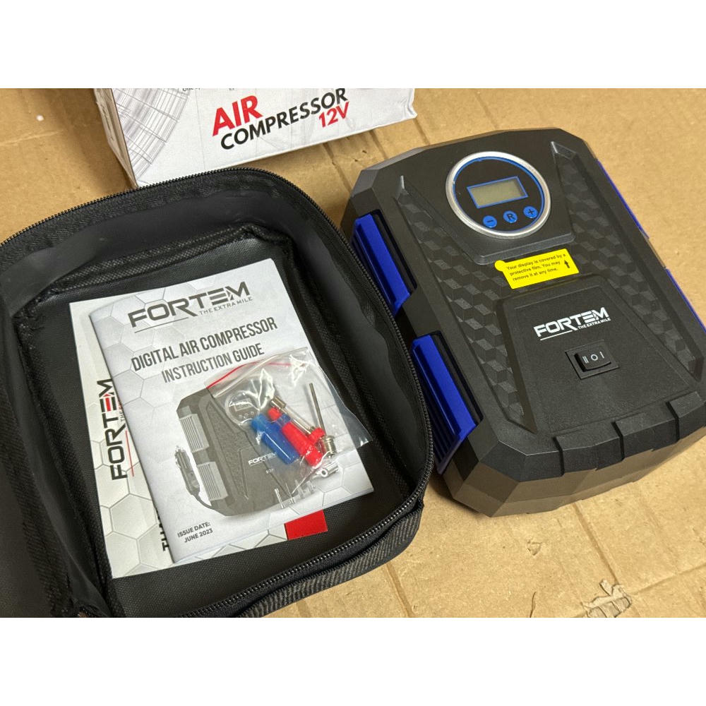 FORTEM Inflador de Ruedas de Coche, Compresor de Aire - Compresor de Aire Portátil para Ruedas de 12 V con Luz LED - Manómetro Digital, Autobombeo, Parada Automática - Bolsa de Transporte (Azul)
