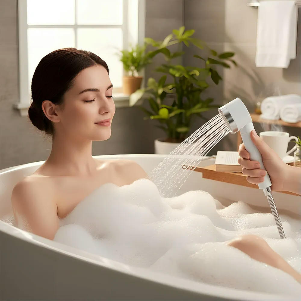 Cabezal de ducha de mano con filtro, ahorro de agua, alta presión, ducha de lluvia, material ABS, superficie cromada, fácil limpieza, diseño ergonómico (Blanco)