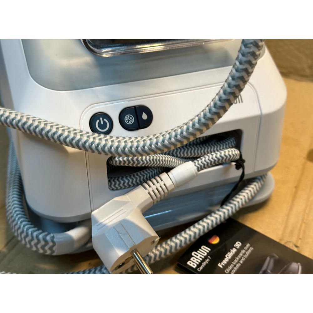 Braun CareStyle 7 IS7262GY, Centro de Planchado con Generador de Vapor Profesional, FreeGlide 3D, iMode e iCare, Planchado Vertical, Ultimate FastClean, Depósito Extraíble 2 L, 2700W, Violeta